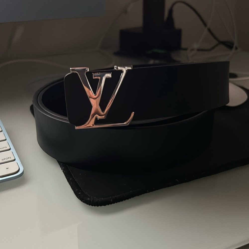 Louis Vuitton black leather belt